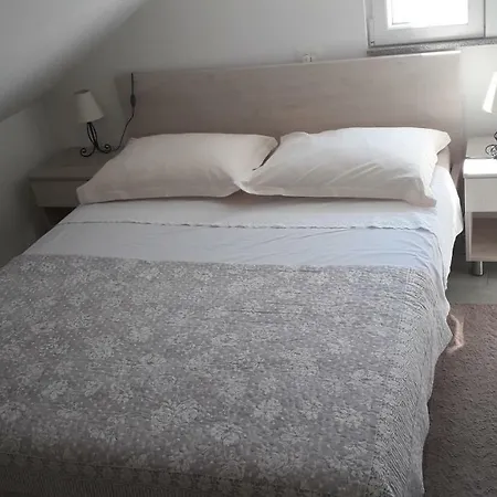 Apartmani Zilic Dugi Rat Kültér fotó